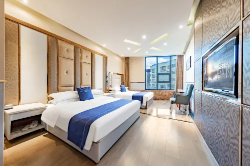Quxian Huangting Hotel (Fortune Center)
