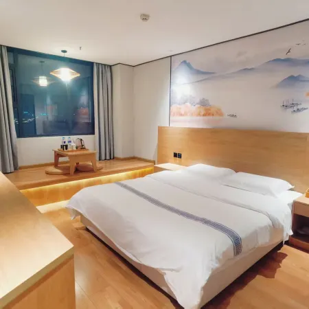 Longcheng Hotel (Luzhou Broadcasting Center Backgammon)