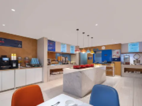 ฮอลิเดย์ อินน์ เอ็กซ์เพรส ซีอาน เบลล์ ทาวเวอร์ บาย IHG โรงแรมในซีอาน