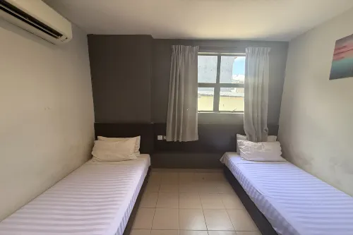 Tiong Nam Hotel Near Pasir Gudang - Bãi đậu xe