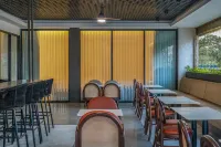 Novotel Pontianak Convention Centre - بار