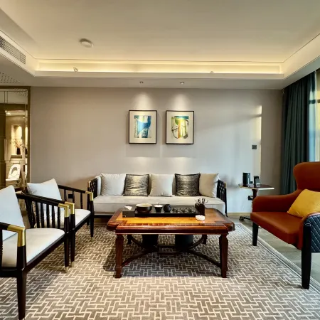 Penggu Town Saint Shala Hotel