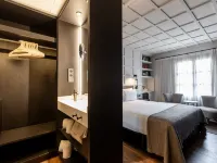 Yurbban Ramblas Boutique Hotel Hotels near Parking MACBA