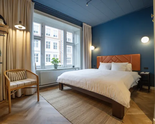 Hotel Mayfair Hotels near Holmen