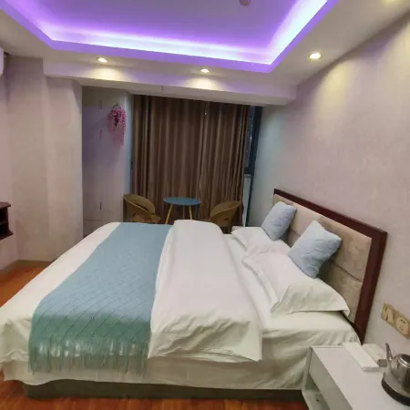 Qiyun Hotel (Guiyang North Railway Station Dream City)