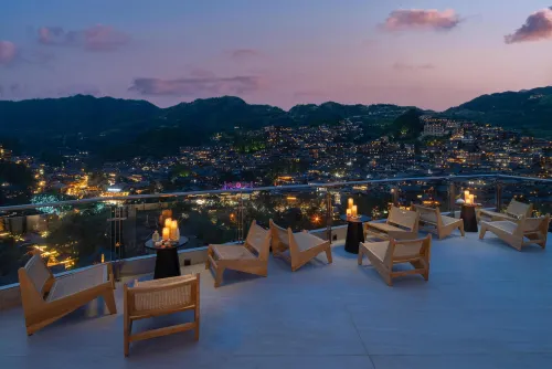 Xijiang Tianhe Shengjing Homestay (Observation Deck) - 5 ดาว