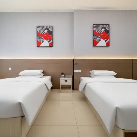 JUNHOTEL