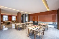 Jifeng Hotel (Kaifeng Wansuishan Martial Arts City & Henan University Minglun Campus) - Breakfast