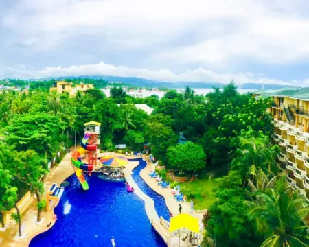 Paradise Garden Resort Hotel & Convention Center Boracay powered by ASTON ボラカイ島のホテル