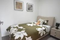 Morden 3BR Townhouse Gated Community Parking Free | CCTV - เปิดใหม่