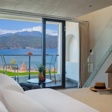 Lugu Lake Scenic Area Xingyue Lake View Seaview Hotel