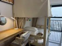 Changsha Riverside Sunset Female Only Hostel (Peiyuanqiao Subway Station)