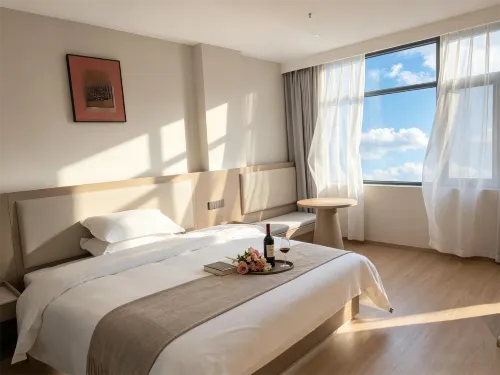 Yunlan Hotel (Zhaotong Ludian Zhuti Culture Park Branch)