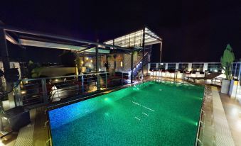 Platinum Grand