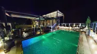 白金大酒店 - 頂樓泳池