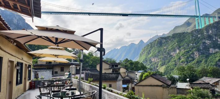 Yunguqiaoju Homestay (Xiaohuajiang Scenic Area) Hotel di Kaunti Zhenfeng