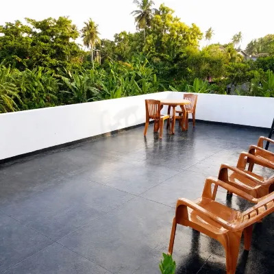 Tropical Suites - Airport Transit Residence Hotels near St. Mary's Church - Grand Street