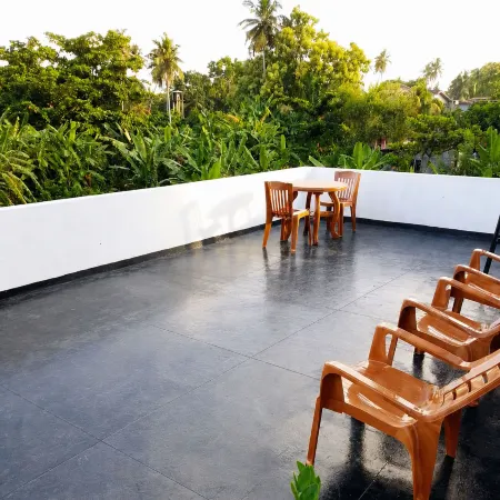 Tropical Suites - Airport Transit Residence