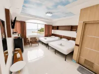 Allisa Resort Hotel Hotel in zona Spiaggia Anyer Beach