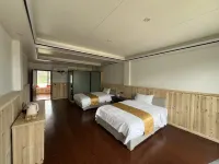 Qingfan Mountain House Homestay Inn - balcón