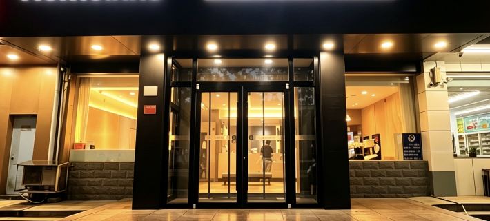 โรงแรมโฮมอินน์ (ถนนฉางเจิ้งตะวันตก รัฐบาลเทศบาล ซินโจว) โรงแรมในซินโจว