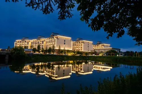 Baoshi International Hotel - Suối nước nóng