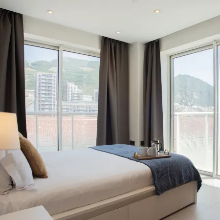 Bentley Holiday Apartments - West One