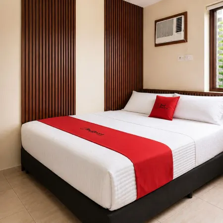 RedDoorz at Mola Suites near Shopwise Makati City
