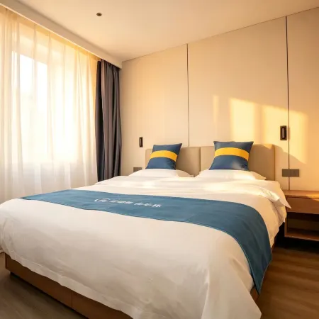 Home Inn UP Huayi Select Hotel (Panjin Railway Station Branch Hotels in Panjin