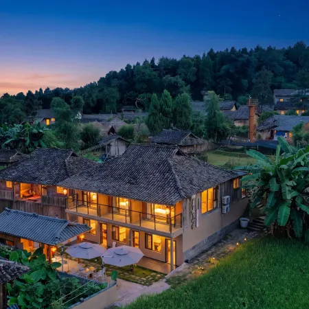Libo Yaoshan. Muyun Mountain House (Yaoshan Ancient Village Scenic Area)