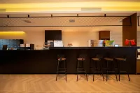 On the Road Hostel (Ancient City Heyang Gate) - بار
