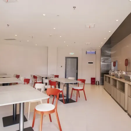 Shangkeyou Hotel (Longnan Hui Old Bus Station)