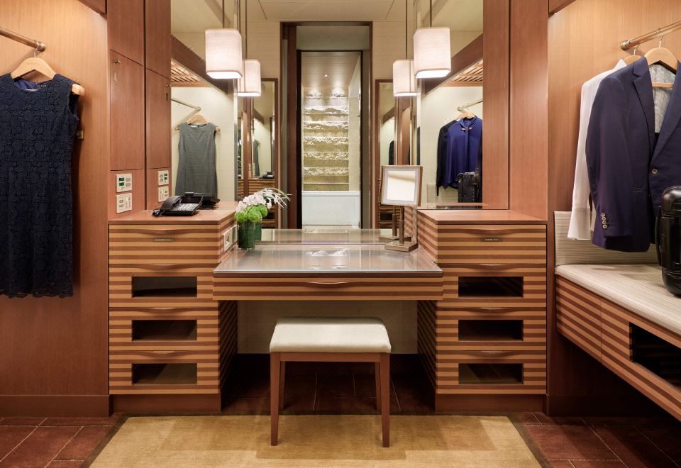 The Peninsula Tokyo 호텔의 럭셔리한 로비 또는 휴식 공간