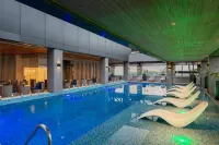 Yangon Thanlwin Hotel - Pools
