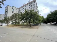 Berlin Apartment (Zhanjiang Mazhang Station Shop)