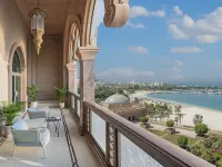 Emirates Palace Mandarin Oriental, Abu Dhabi Hotel dekat Istana Emirates