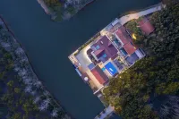 Qianyun Peninsula Forest Private Tang Holiday Courtyard