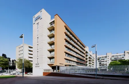 Catalonia Barcelona Beach Отели рядом с достопримечательностью «Парк Форум»