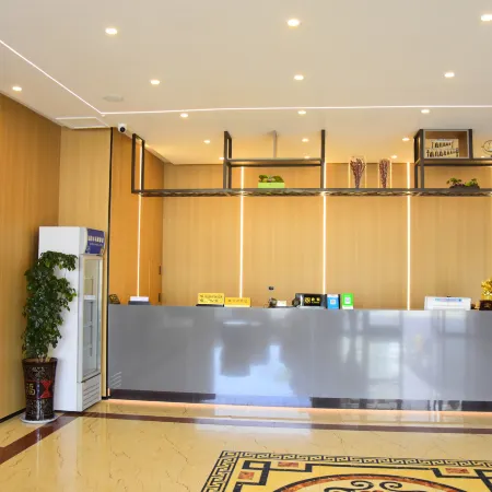 Home Inn Huayi Collection Hotel (Liaoyang Baita Railway Station)