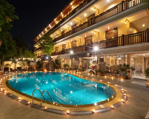 آت شيانج ماي هوتل Hotels near وات لوكمولي