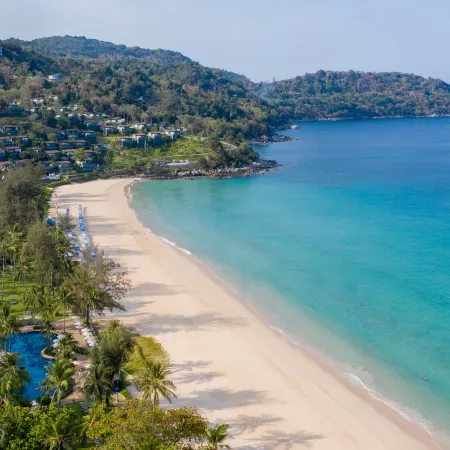 Katathani Phuket Beach Resort Отели рядом с достопримечательностью «Смотровая площадка Ката-Карон»