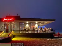 lucky hotel - bar
