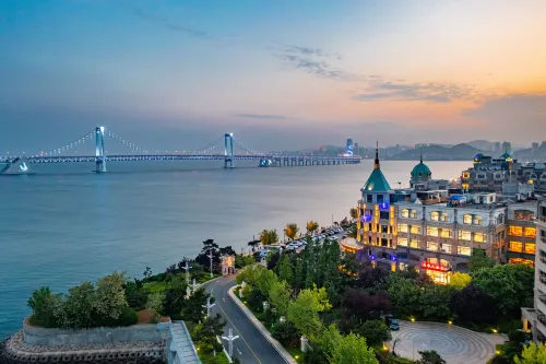 Dalian Haiqingtian Hotel (Xinghai Square)