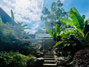 Xinzizai Xinshe Guesthouse (Xiuning Qiyun Mountain)