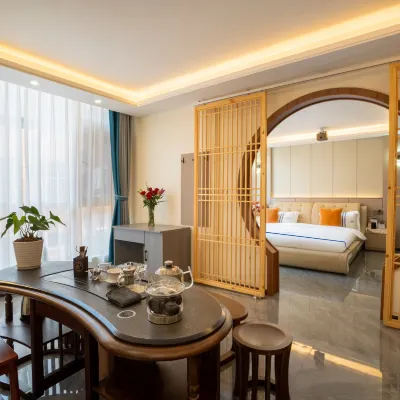 Dolphin Bay Film and Television Smart Hotel (Qujing Bund Wanda Branch) Hotels near Qujing Normal University
