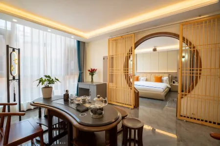 Dolphin Bay Film and Television Smart Hotel (Qujing Bund Wanda Branch) Отели рядом с достопримечательностью «Qujing Normal University»