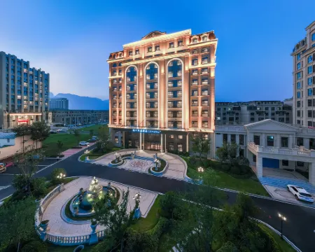 Crystal Orange Anyang Linzhou Hongqiqu Avenue Hotels in Linzhou