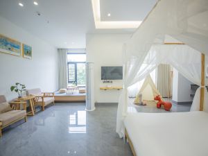 Weizhou Island Fanjian Xiaozhu Homestay (Lianchi Ao Beach Branch)