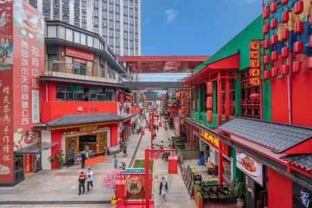 Huayu Holiday Apartment (at the location near Hanxi Changlong Subway Station, Guangzhou)
