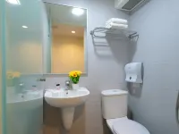 Sandpiper Hotel Hotels near Tekka Place